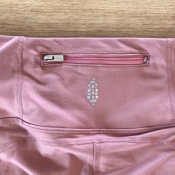 Free People Movement - You’re A Peach Leggings - Picture 4 of 5